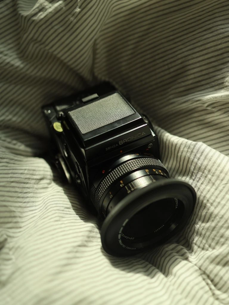 Hasselblad 500 C/M medium format body with an 80mm Planar lens attached.